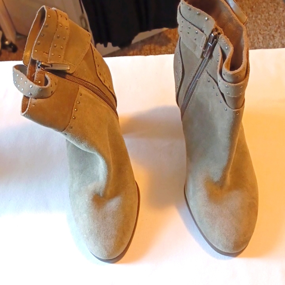 Women's shoes
